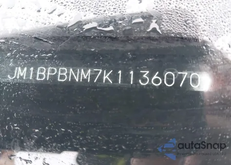 2019 Mazda Mazda3 Premium Package z USA, uszkodzony, nr VIN JM1BPBNM7K1136070